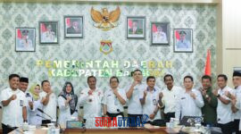 foto Istimewa: Tim Kemndagri Tiba Bowo Presdiantomo, S.H dan Rizal Alexander Simanjuntak, S.STP selaku tim verifikator yang tiba di Bandara Syukuran Aminuddin Amir pada siang hari