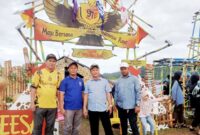 Kakan Kemenag Buol Dr Nurkhairi, M.HI saat mengunjungi kegiatan Kemah Pramuka tingkat Madrasah di desa Kokobuka.(Foto:ist) (Foto Ist).