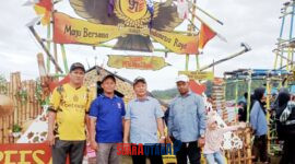 Kakan Kemenag Buol Dr Nurkhairi, M.HI saat mengunjungi kegiatan Kemah Pramuka tingkat Madrasah di desa Kokobuka.(Foto:ist) (Foto Ist).