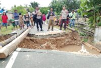 Jembatan Penghubung Tiga Desa di Buol Putus, Akses Warga Lumpuh Total