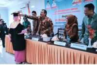 Bupati dan Wabup Tolitoli Hadiri Pengukuhan Ayah Teladan dan Wisuda Sekolah Lansia BKL Kuonoto