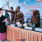 Bupati dan Wabup Tolitoli Hadiri Pengukuhan Ayah Teladan dan Wisuda Sekolah Lansia BKL Kuonoto