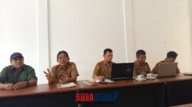Kepala BKPSDM Kabupaten Buol, Drs. Azrarudin, memimpin keterangan Pers, Senin, (20/10/2025).