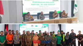 foto istimewa : Bupati Banggai Ir.H
Amirudin.MM bersama Ketua Rapida Sulteng dan Kapolres AKBP Putu Hendra Binangkari.S.I.K serta Sekda Ir Moh.Ramli Tongko.S.Sos.ST.M.Si Menyaksikan Pengukuhan Ketua Rapi Wil 08 Benyamon Pongdatu dan Kepegurusan periode 2025 -2029