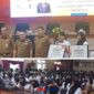 foto istimewa : Bupati banggai Ir.H.Amirudin.MM, Bersama Sekda Moh.Ramli Tongko, Dan Kadisdikbud, Safrudin Hinelo.S.STP.M.Si dalam penyerahan honorarium Guru dan Tenaga pendidik