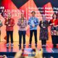 foto istimewa : Bupati Ir H.Amirudin.MM, saat terima penghargaan  bersama Kepala daerah lainnya dan sulteng kabupaten banggai terbaik