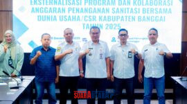 foto istimewa : Sekda banggai Moh Ramli Tongko bersama Sekwan  Bapeda dan para pelaku usaha