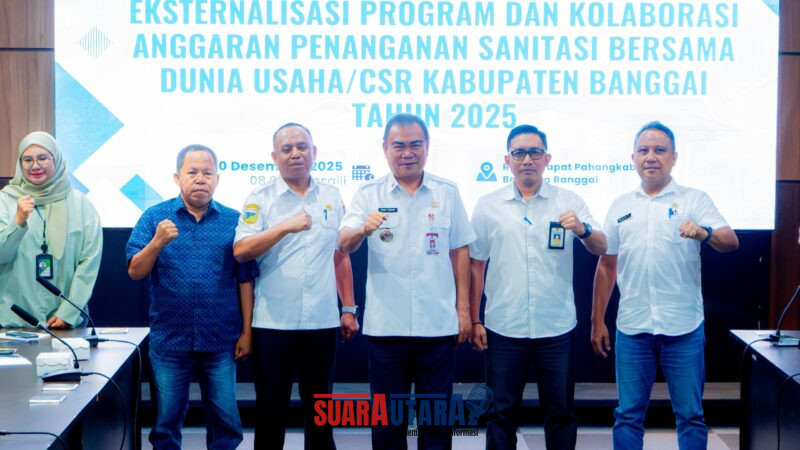 foto istimewa : Sekda banggai Moh Ramli Tongko bersama Sekwan Bapeda dan para pelaku usaha