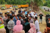 foto istimewa : Humas polres banggai, Aksi yang diikuti sekitar 30 orang tersebut dipimpin oleh Ramdan, Atu, dan Harianto Laode.
