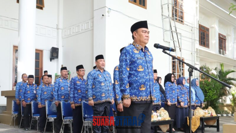 foto istimewa : Sekda Banggai Moh.Ramli Tongko saat memimpin upacara 