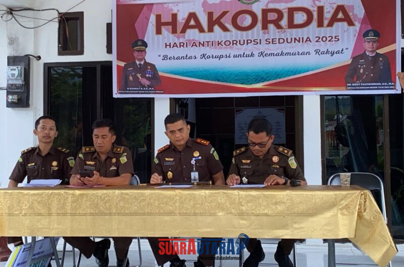 Kejari Touna Gelar Siaran Pers, Selasa (9/12/2025). (Foto : Agung SU)