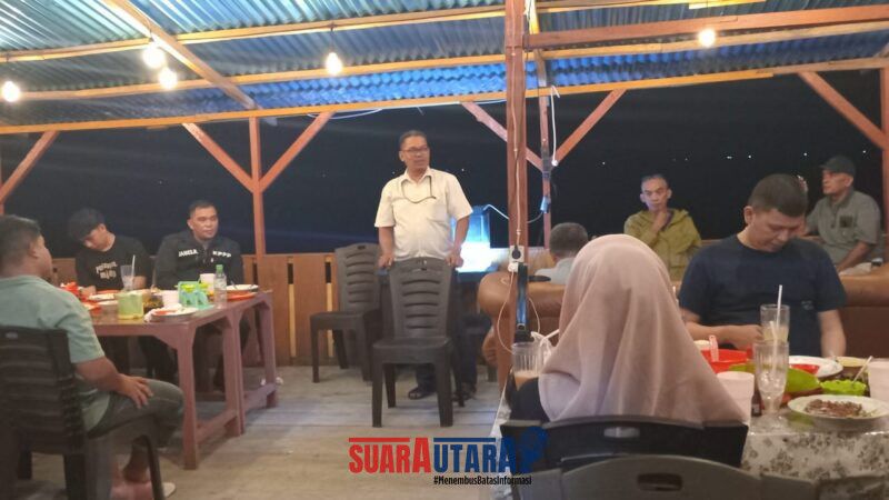 foto istimewa : Kacab PELNI Luwuk Rachmat Hidayat saat berikan sambutan dan dengar saran dari awak media
