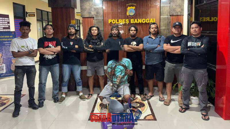 foto istimewa : Humas Polres Banggai Pelaku pencurian kabel di amankan petugas resmob