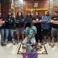 foto istimewa : Humas Polres Banggai Pelaku pencurian kabel di amankan petugas resmob
