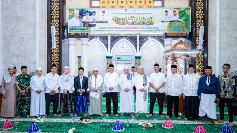 foto istimewa : Sekda banggai Ramli Tongko Bersama Unsur forkopimda ikuti Kegiatan Isra Miraj