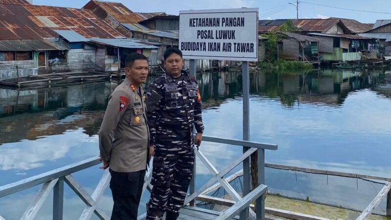 foto istimewa : Humas Polres banggai Kapolres Banggai AKBP Wayan Tinjau Kolam ikan bersama Danposal AL Luwuk