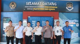 foto istimewa: HumasPolres banggai Saat Kapolres AKBP Wayan bersama Jajarannya serta Kepala imigrasi 