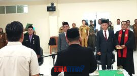 Bupati saat melantik tiga pejabat baru di lingkungan Pemkab Buol, pada Senin, 12 Januari 2026, bertempat di Kantor Bupati Buol. (Foto:Wawan Laindjong]