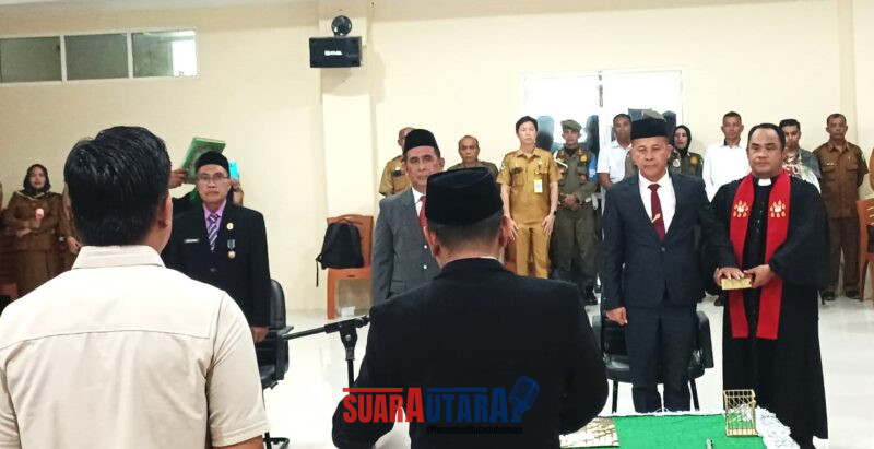Bupati saat melantik tiga pejabat baru di lingkungan Pemkab Buol, pada Senin, 12 Januari 2026, bertempat di Kantor Bupati Buol. (Foto:Wawan Laindjong]