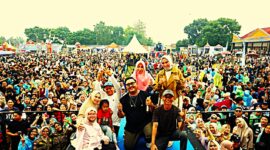 HUT ke-22 OKU Timur, Bupati Lanosin Ajak Warga Perkuat Persatuan Lewat Hiburan Rakyat (Foto:Diskominfo)