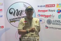 foto istimewa : Ingat Ajudan Berada di Belakang Bukan Sejajar Bupati ingat di belakang Ada Pejabat Lainnya 