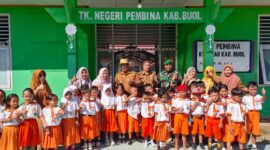 Pj Sekda Buol Cek Pelaksanaan Makan Siang Gratis untuk Siswa TK Pembina (Foto :Diskominfo)