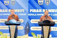 foto istimewa Sekda banggai Moh.Ramli Tongko saat bajakan sambutan Bupati saat pisah sambut