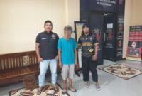 foto istimewa : Saat Pelaku di amankan petugas Polres Banggai