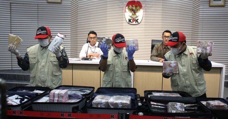 KPK Tahan Pejabat Intelijen Cukai DJBC