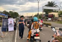 Senator Andhika Mayrizal Amir Bagikan Takjil Gratis di Venue Kampoeng Morowali (Foto:Ist_