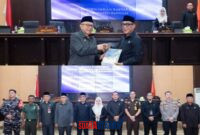 foto istimewa : Wabup Drs H Furqanuddin.MM, Serahkan berkas LKP 2025pada Ketua DPRD Sarifudin Tjadtjo serta para unsur Forkopimda 