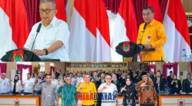 foto istimewa : Wabup Drs H Furqanuddin bersama Sekda banggai Moh.Ramli Tongko saat berikan arahannya