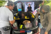 foto istimewa : Tampak Tersanagka Bersama Babuk di hadapan Anggota SatNarkoba polres banggai