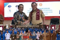foto istimewa : Sekda Banggai Moh Ramli Tongko.S.Sos.M.Si Bersama Jajaran Sekertariat dan Para Dosen Pembimbingnya