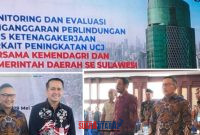 foto istimewa : Dok. Humas Pemda Banggai Bupati Banggai Ir.H.Amirudin.SP.MP.MM,didampingi Sekda Ir Moh.Ramli Tongko.S.Sos.ST.M.Si, saat Hadiri Monev Ketenagakerjaan se-sulawesi di kendari