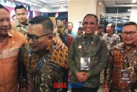 Mendagri Mohammad Tito Karnavian Rangkul Bupati Banggai Ir.H.Amirudin.SP.MP.MM,Bersama Gubernur Sulteng Anwar Hafid Usai Kegiatan di Kendari