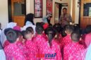 foto istimewa : Kapolsek Nuhon Saat terima guru dan siswa TK Islamiyah Cokroaminoto Desa Bohotokong dalam program Polisi Sahabat Anak yang berlangsung di Mapolsek nuhon