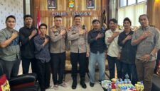 foto istimewa : Kapolres Banggai AKPB Wayan Bersama Kasat Intel dan Perwakilan Mahasiswa Untika 