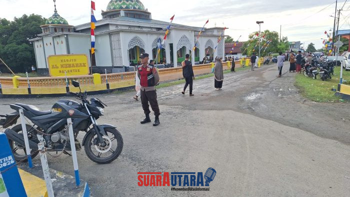 foto istimewa : Saat Petugas Polres banggai amankan Lokasi masjid guna memberikan rasa aman Umat islam laksanakan Sholat IdulAdha 1447Hidjriah