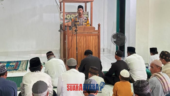 foto istimewa : Diatas mimbar Kapolsek Nuhon Berikan pesan jaga Kamtipmas di masing masing tempat