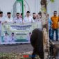 Wabup Banggai Drs H.Furqaniddin.MM,Terima (BAST) donasi hewan kurban 1447 Hijriah dari PT Donggi-Senoro LNG (DSLNG) di halaman Masjid Baitul Ma'muun, Bukit Halimun