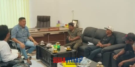 foto istimewa : Ketua KTNA Irwanto Kulap Saat terima para Calon petani Milenial di ruang kerjanya 