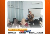 foto istimewa :Dokumentasi Bawaslu, Saat Ketua Bawaslu Banggai Ridwan.SH memberikan pengarahan di hadapan para mahasiswa Unismu Luwuk Fakultas hukum