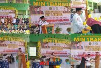 foto istimewa : Kakandepag Suardi Khanjai Berikan Sambutan dan Ketua Komite MIN 1 Banggai, Serta Perwakilan Orang Tua Murid Riniyati Djamal Berikan ucapan Terima kasih
