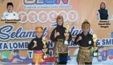 foto istimewa : Tampak tunggal putra, dua atlet MIN 1 Banggai berhasil naik podium. Muh Hafiz Al Farizi Jaliluddin meraih juara kedua, sementara Muh Ghailan Al Khairil berhasil menempati posisi ketiga
