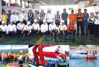 foto istimewa : Saat petugas laksanakan Simulasi saat terjadi apa - apa dikapal apa yang harus dilakukan sambil tunggu aba aba dari petugas 