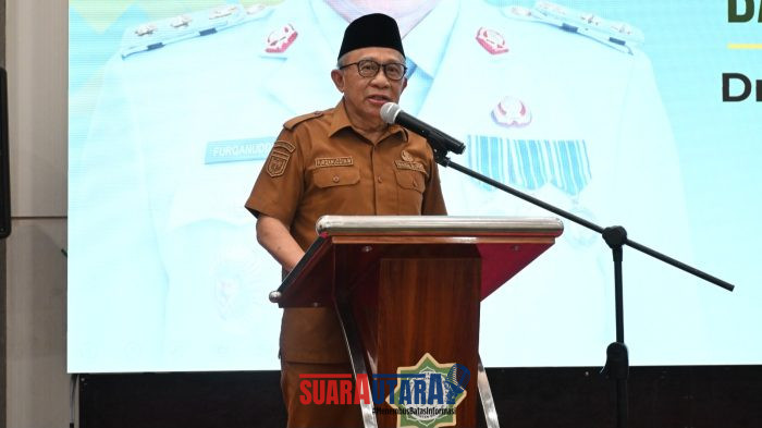 Wabup Banggai Drs H Furqanuddin.MM Saat Bacakan Sambutan Bupati di hadapan para tamu undangan