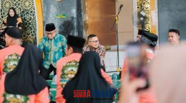 foto istimewa : Bupati Ir H.Amirudin.SP,MP,MM bersama Wabup Drs H.Furqanuddin.MM saat melepas Peserta Khafilah MTQ Banggai