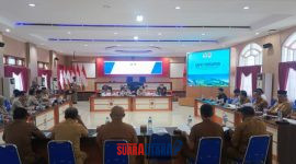 foto istimewa : Saat Bupati banggai IR.H.Amirudin, SP.MP.MM bersama Kepala BPN dan perwakilan Kajari banggai