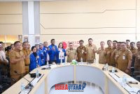 foto istimewa: Bupati Banggai Ir.H Amirudin.SP.MP.MM bersama para dosen dan forum camat